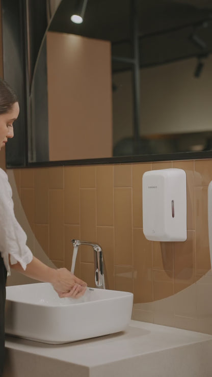 EP17 Auto Cut Hand Towel Dispenser